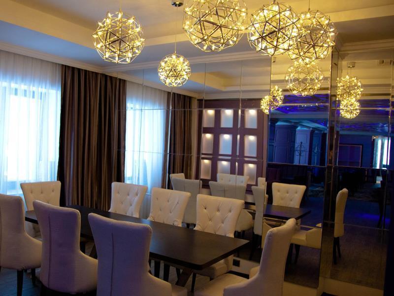 Absolute Hotel Astana Ngoại thất bức ảnh