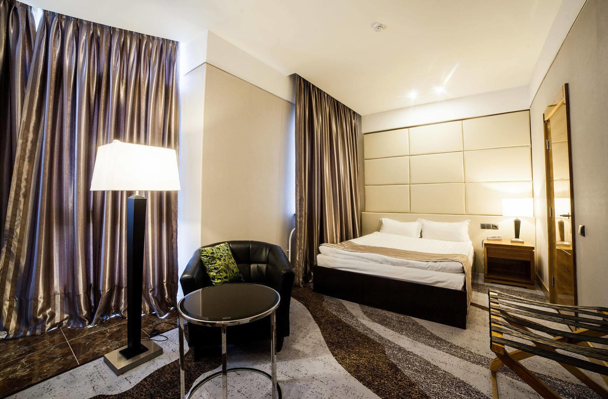 Absolute Hotel Astana Ngoại thất bức ảnh