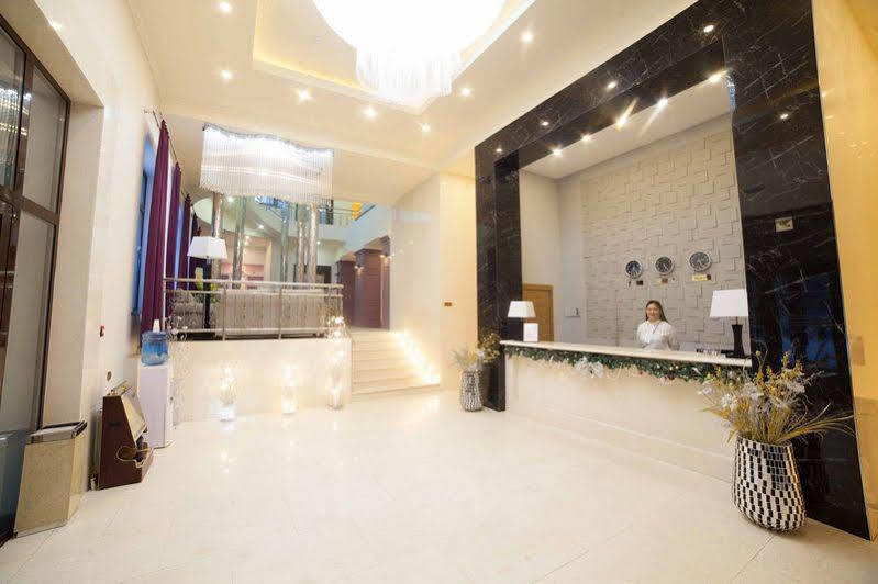 Absolute Hotel Astana Ngoại thất bức ảnh